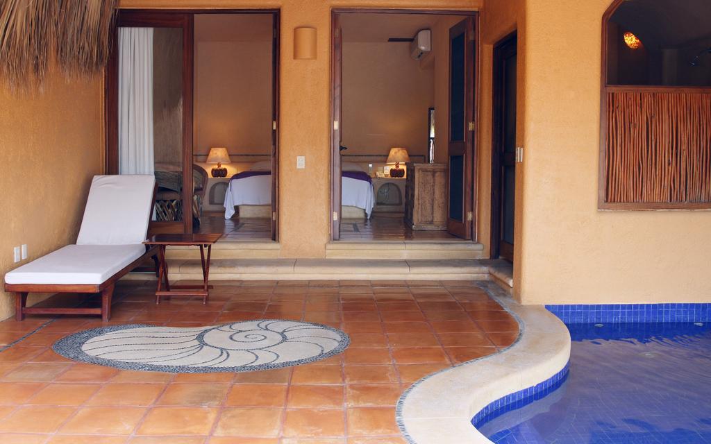 Hotel Casa Don Francisco Ixtapa  Buitenkant foto
