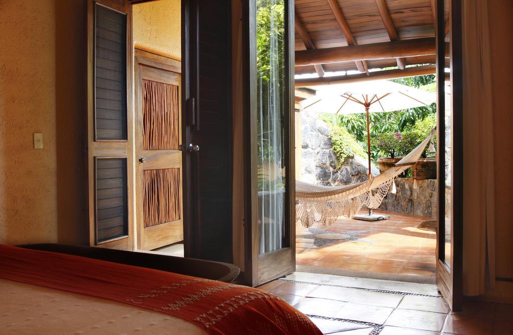 Hotel Casa Don Francisco Ixtapa  Buitenkant foto