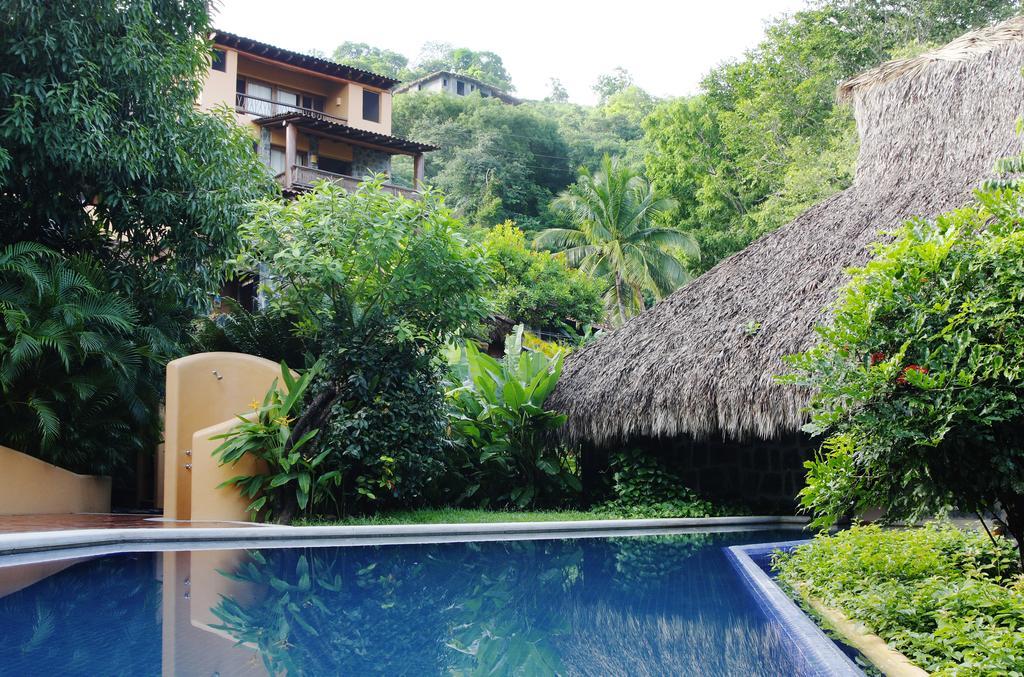 Hotel Casa Don Francisco Ixtapa  Buitenkant foto