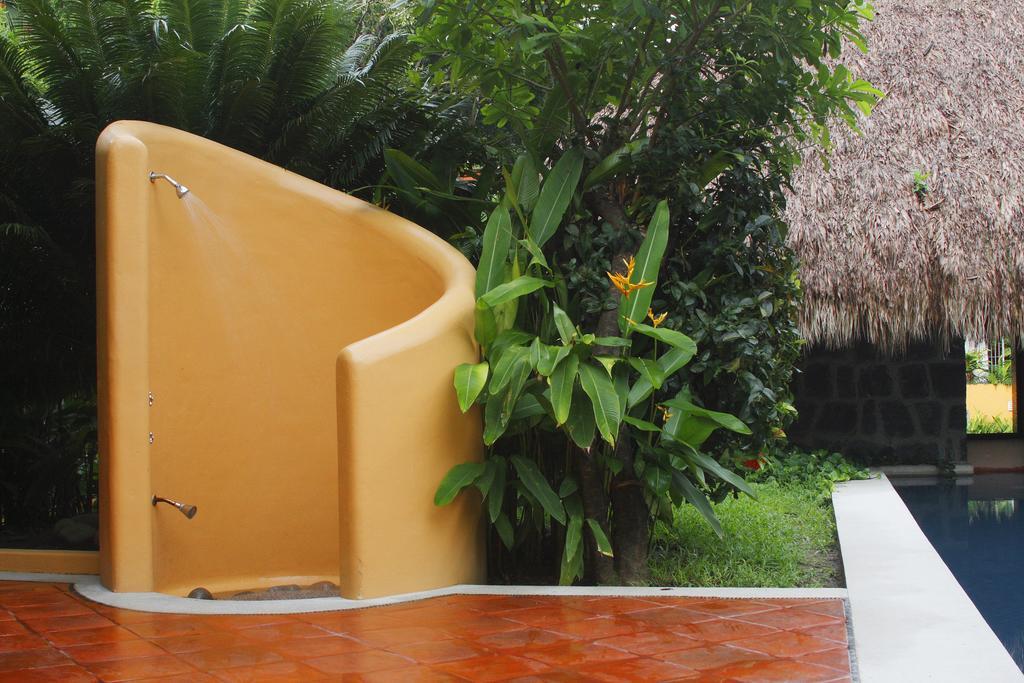 Hotel Casa Don Francisco Ixtapa  Buitenkant foto